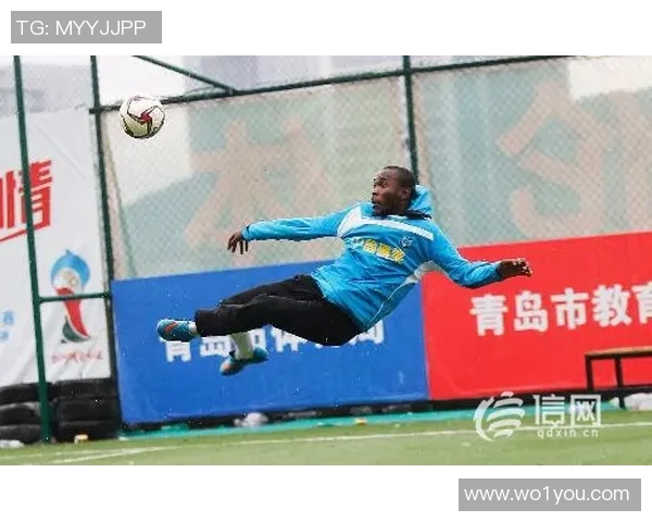 足球瞎掰：从草根到职业的奇迹与挑战，探讨足球背后的故事与激情